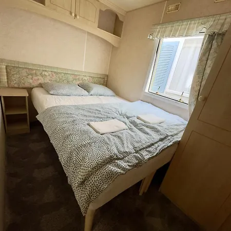 Helove Karoliny * Hel